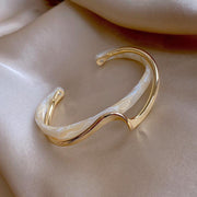 Ivory Wave